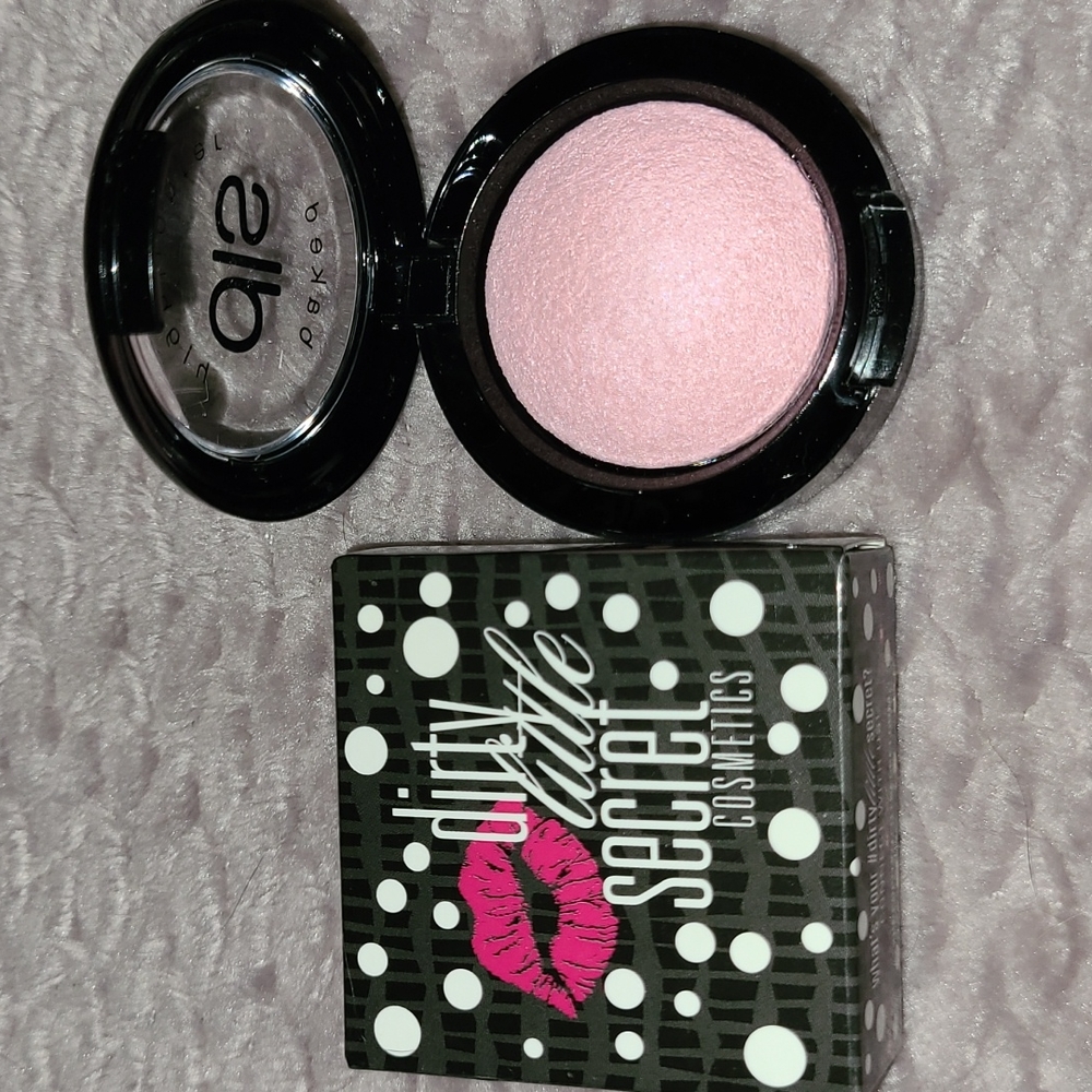 Dirty Little Secret baked highlighter